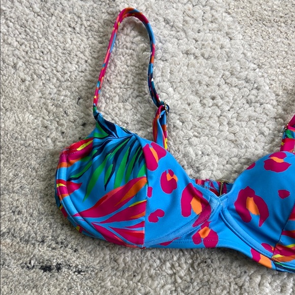 ✨5 for $15✨ Tabitha Brown Target Tropical Print Bikini Top - Picture 5 of 10